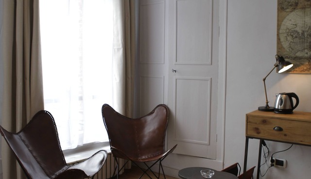 Chambre d'hôtes "Jules Verne" garden view. Breakfast included