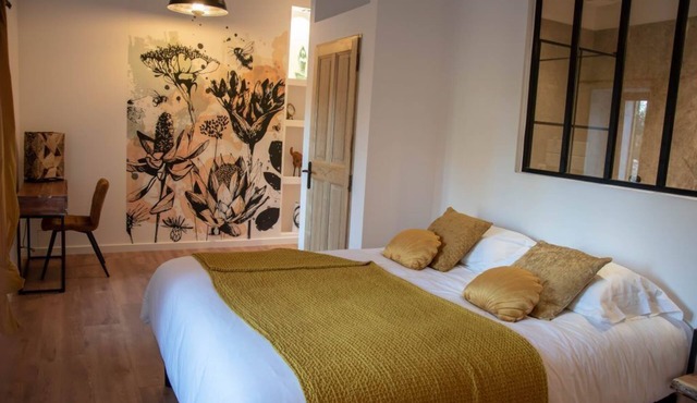 Chambre d'hôtes with swimming pool, jacuzzi, sauna and working in the vineyards