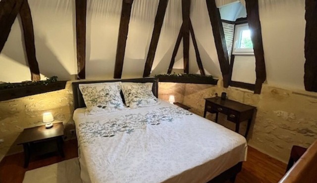 Chambre d'hôte in a green pigeon house at the foot of Monflanquin