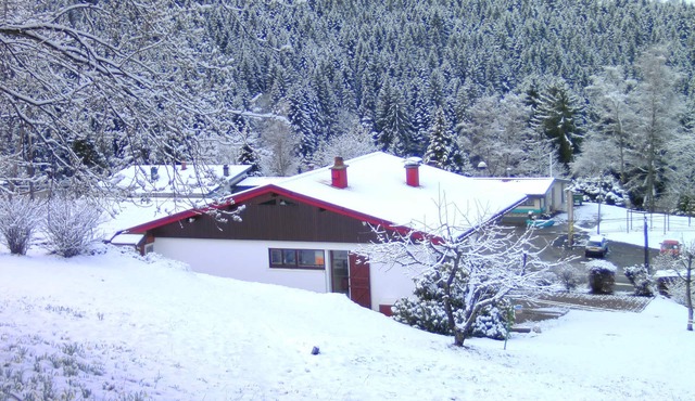 CHAMBRE D'HÔTES 2/3 pers in quiet location, 5 mn from lake, town and ski slopes.