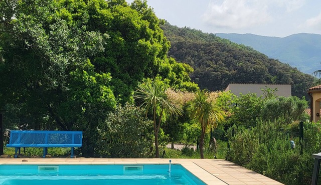 Chambre d'Hôtes with breakfast, kitchen and swimming pool in summer!