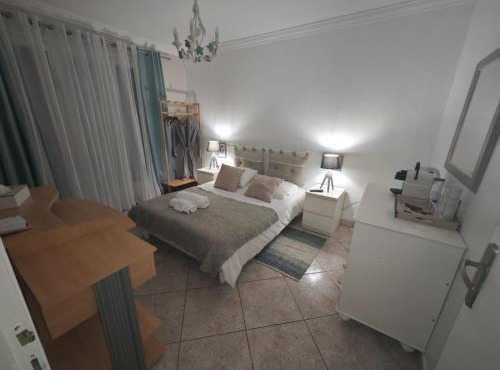 Chambre dans villa avec SDB WC et piscine privée