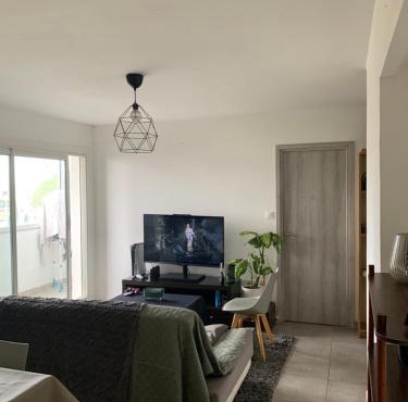 Chambre dans appartement proche école MBS