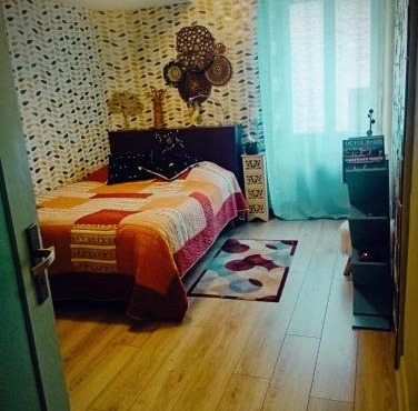 Chambre dans maison mosaïquée