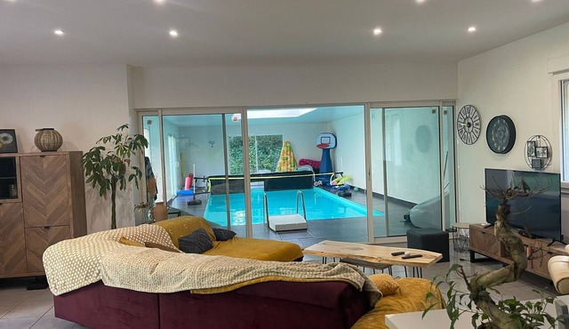 Chambre Dans une Maison Avec Piscine au Calme D'irvillac