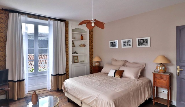 Chambre des curiosités - shared bathroom