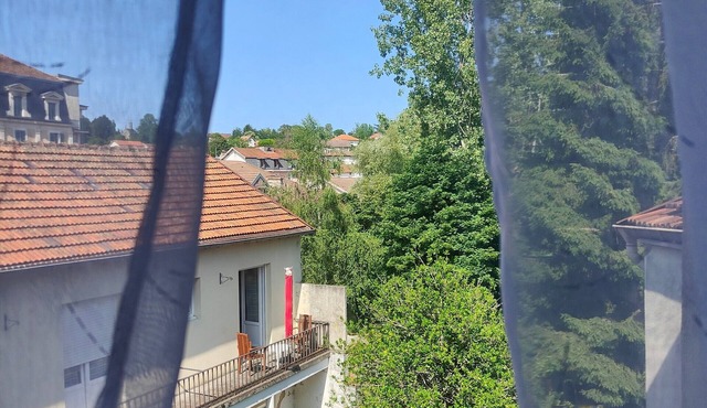 Chambre « Domaine du Noyer » with Shared Terrace, Balcony, and Wi-Fi