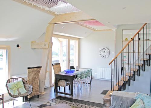 Chambre double Écréhou dans une maison, au calme sur le GR223