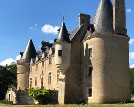 Chambre entrée indépendante dans tour du 15ème siècle