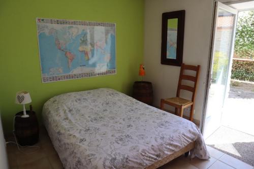 Chambre, entrée indépendante, SDB privée
