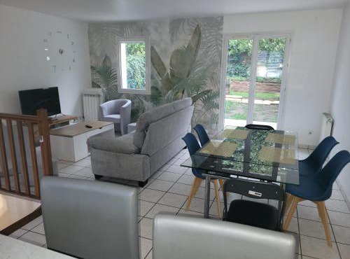 Chambre fermée à clé dans maison de ville