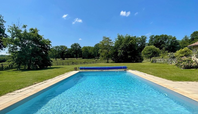 Chambre Avec Piscine et Parc Arboré