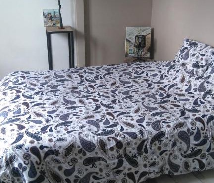 Chambre privée dans une maison avec jardin