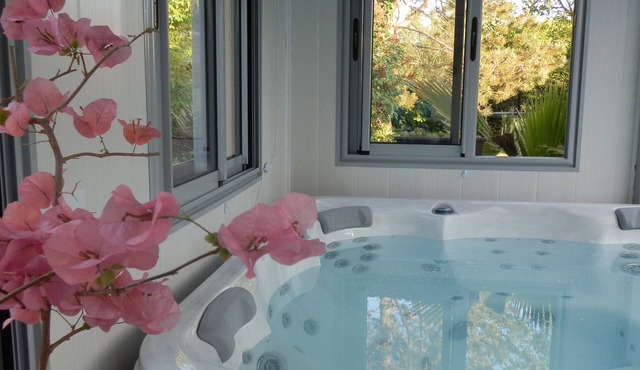 CHAMBRE HOTES PRIVATE HEATED POOL AND JACUZZI NEAR SAUMUR AND DOUE EN ANJOU