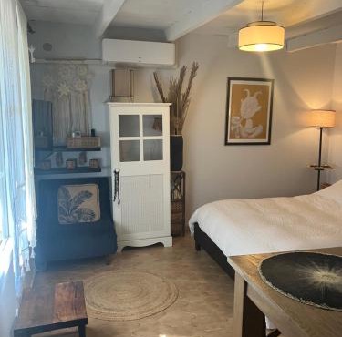 Chambre indépendante au Joli Mazet à Nîmes idéalement situé entre la garrigue et la ville