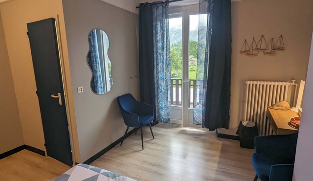 Chambre Indépendante Avec Cabine de Douche