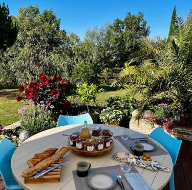 Chambre indépendante au calme, petit-déjeuner inclus