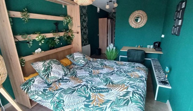 Chambre indépendante piscine en saison petit déjeuner inclus