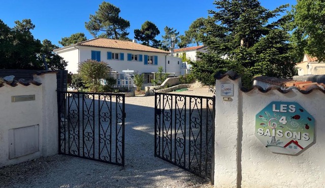 Chambre indépendante dans une villa