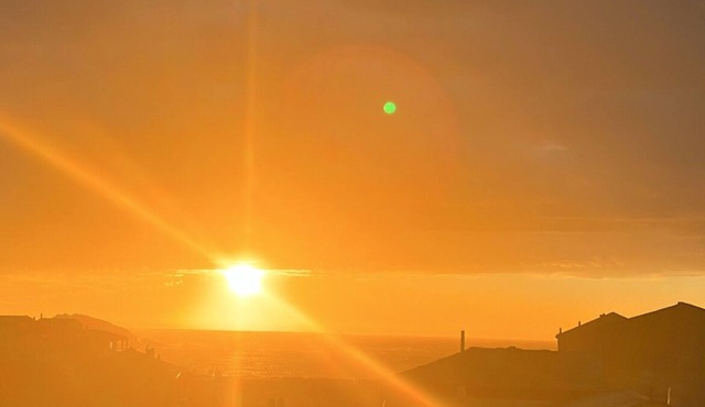Chambre Lumineuse ,climatisée Dans Pittoresque Port de Pêche