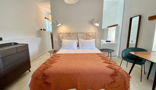 CHAMBRE LUXE LA TOUR with whirlpool bath and shared heated pool