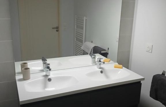 Chambre meublee