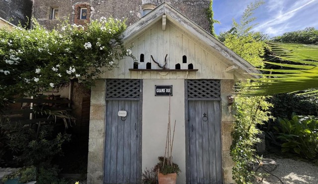 Chambre paisible dans une ancienne bâtisse rénovée