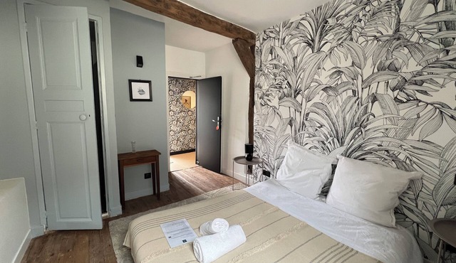 CHAMBRE PICASSIETTE - 1 WITH DINING AREA-BILLARD-BABYFOOT-TERRACE