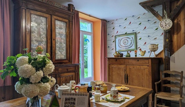 Chambre "Pommier" au calme en maison d'hôtes près des châteaux - FR-1-591-487