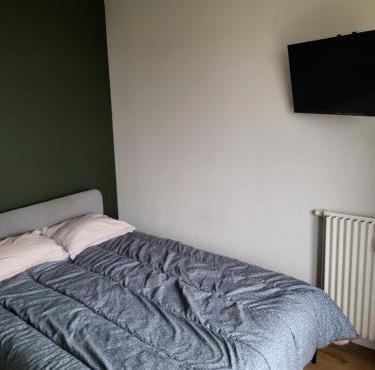 Chambre privée dans un appartement en colocation proche AEROPORT, GROUPAMA STADIUM, LDLC ARENA,EUROXPO,TRAMWAY