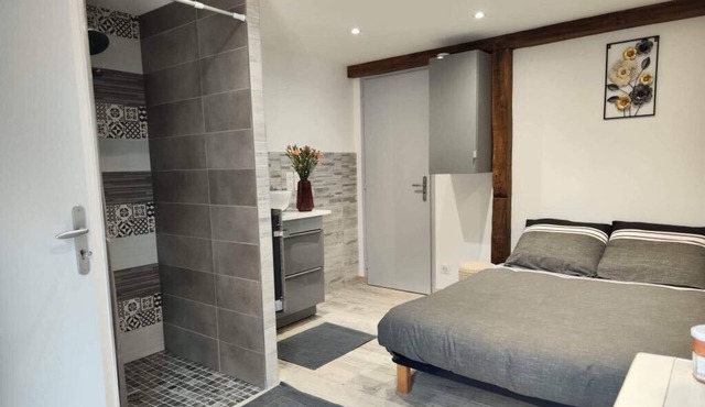 Chambre Privée Tout Confort Dans la Campagne Auvergnate, à Proximité du PAL