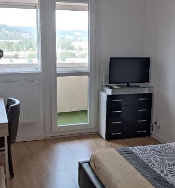 Chambre privé avec loggia chez l'habitant