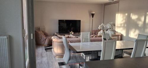 Chambre privée dans grand et superbe appartement proche paris