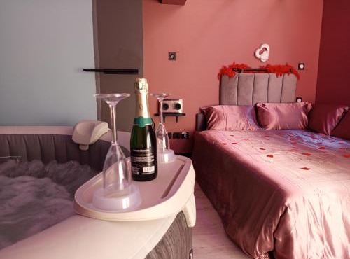 Chambre Romantique avec Spa Privé Intérieur