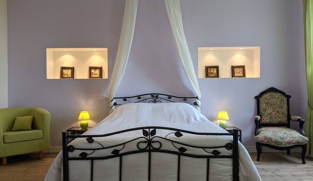 Chambre Romantique Dans un Maison D'hôtes au Plein Nature et Lhistoire Cathare