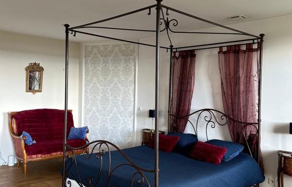 chambre romantique dans le château de la Bouchatte