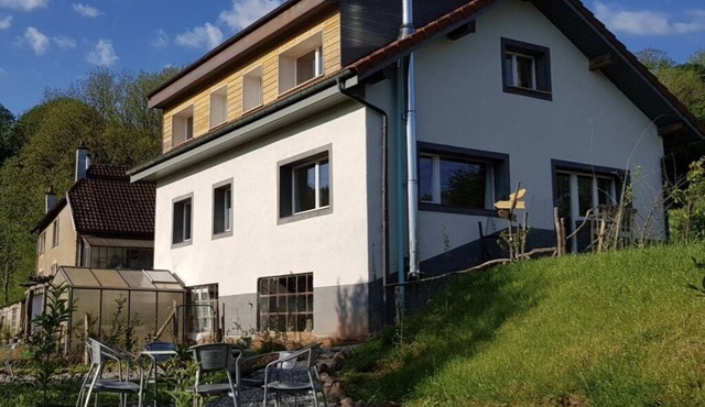 Chambre ROSE not far from the Chapelle Notre Dame du Haute