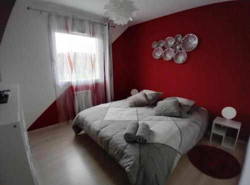 chambre rouge privée avec piscine