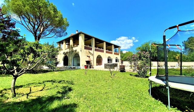 Chambre TIPHAINE 2/3p, swimming pool, jacuzzi, large enclosed park, trampoline