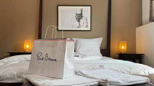 Chambre Univers Bocuse - à 200 m de la Légende