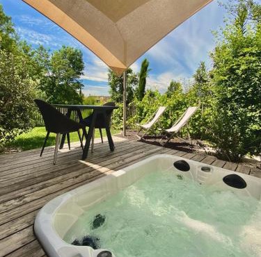 Chambres avec Jacuzzi privatif - Kassiopée Bed & Spa