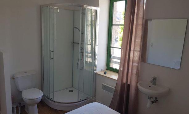 CHAMBRES/BEDROOM