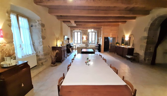 Chambres D'hôtes, Avec Jardin, Dans une Bâtisse de Caractère en Pierre et Bois