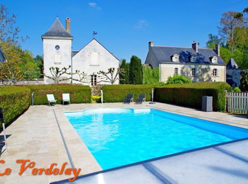 Chambres d'hôtes élégantes à La Ménitré avec piscine chauffée et wifi - FR-1-622-115