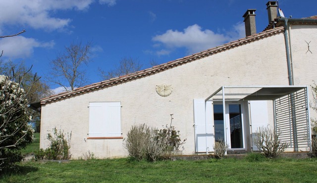 Chambres D'hôtes Avec Coin Repas, au Milieu des Champs