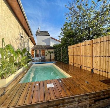 Chambres privées avec piscine partagées et cuisine partagée à 20 minutes de Paris et 40 minutes de disneyland