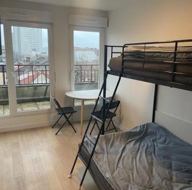 Chambres privées dans un appartement de 4 pièces