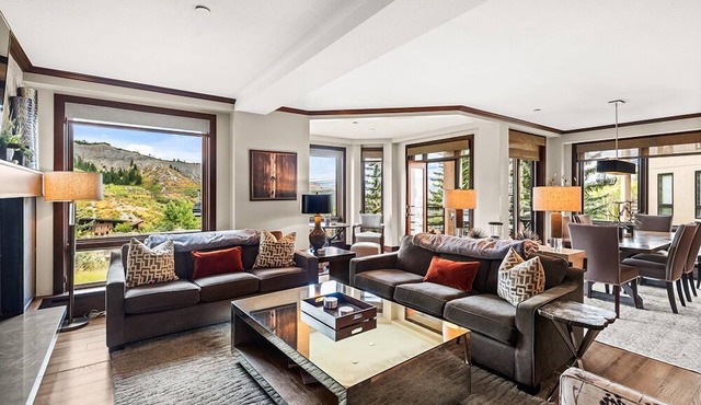 Chamonix 26 | Snowmass Ski-In/Ski-Out Condo w/Shared Pool/Hot Tub/Private Washer/Dryer/WiFi