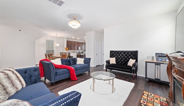CHAMP - Luxury Corp Housing