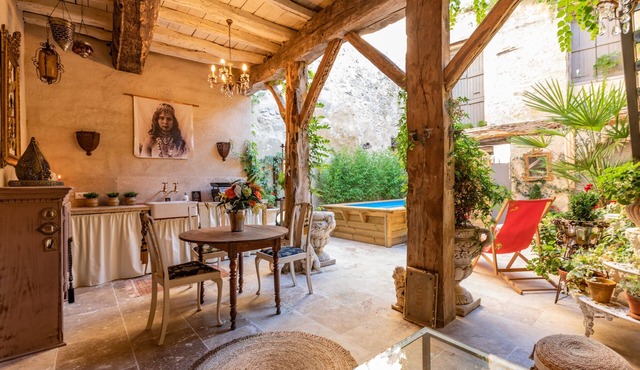 Champagne House * - Luxury & charming oasis with pool